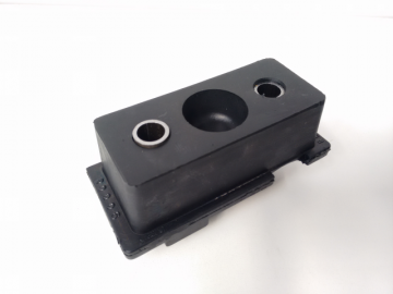 Coxim de fixa&ccedil;&atilde;o inferior do radiador - Volvo FH (R-2226). <BR><a href='ver_produto?Cod=382#titulo' class='btn btn-theme'>ver</a>